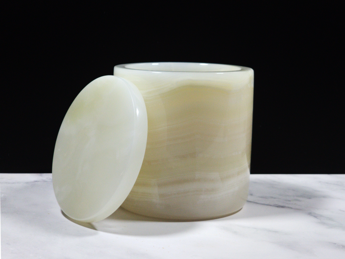 100% Pure American Beeswax Candle | Onyx Candle 8oz